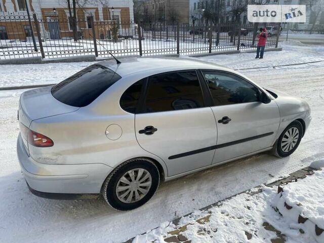 Сірий Сеат Cordoba, об'ємом двигуна 1.4 л та пробігом 200 тис. км за 4275 $, фото 7 на Automoto.ua