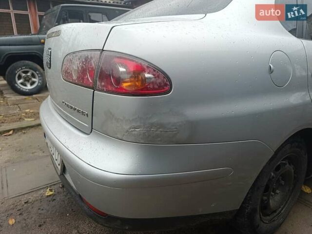 Сірий Сеат Cordoba, об'ємом двигуна 1.39 л та пробігом 165 тис. км за 3000 $, фото 8 на Automoto.ua