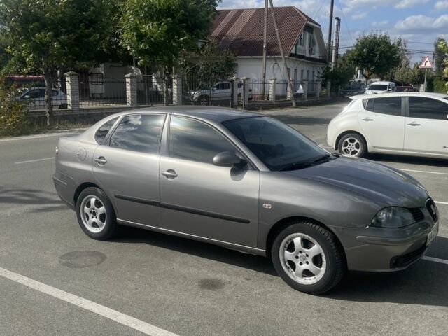 Сірий Сеат Cordoba, об'ємом двигуна 1.4 л та пробігом 234 тис. км за 2800 $, фото 1 на Automoto.ua