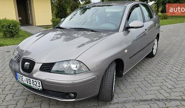 Сірий Сеат Cordoba, об'ємом двигуна 1.4 л та пробігом 200 тис. км за 5450 $, фото 42 на Automoto.ua