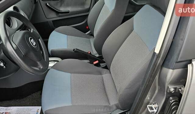 Сірий Сеат Cordoba, об'ємом двигуна 1.4 л та пробігом 200 тис. км за 5450 $, фото 21 на Automoto.ua
