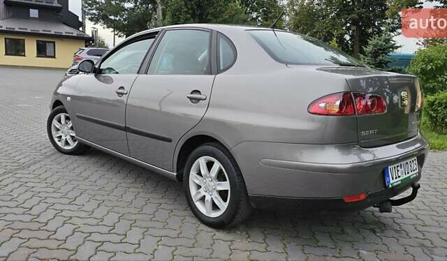 Сірий Сеат Cordoba, об'ємом двигуна 1.4 л та пробігом 200 тис. км за 5450 $, фото 40 на Automoto.ua