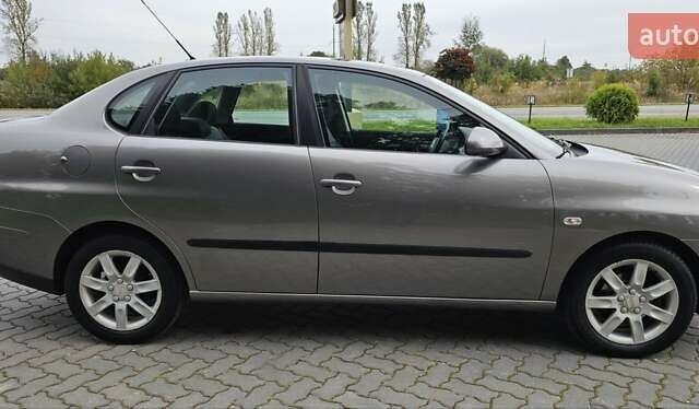 Сірий Сеат Cordoba, об'ємом двигуна 1.4 л та пробігом 200 тис. км за 5450 $, фото 13 на Automoto.ua