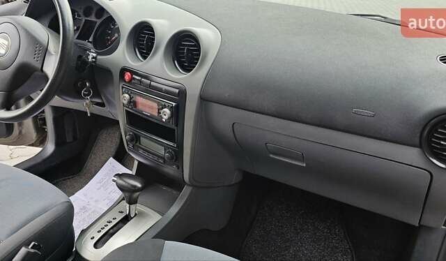 Сірий Сеат Cordoba, об'ємом двигуна 1.4 л та пробігом 200 тис. км за 5450 $, фото 35 на Automoto.ua