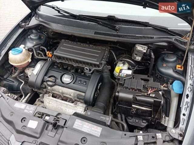 Сірий Сеат Cordoba, об'ємом двигуна 1.4 л та пробігом 169 тис. км за 4200 $, фото 3 на Automoto.ua