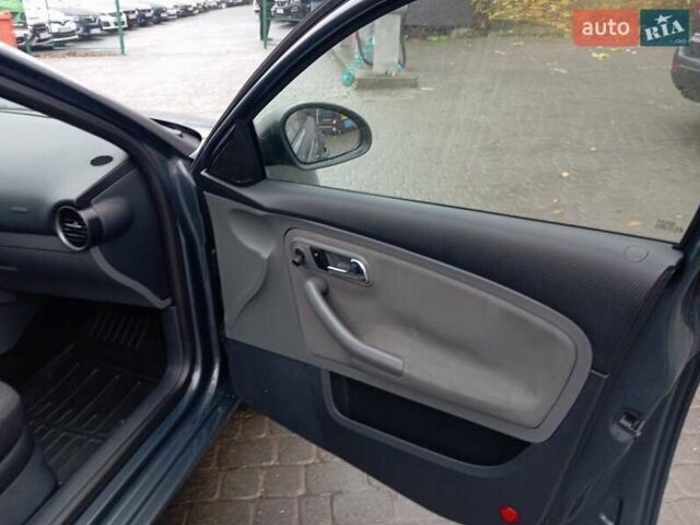Сірий Сеат Cordoba, об'ємом двигуна 1.4 л та пробігом 169 тис. км за 4200 $, фото 13 на Automoto.ua