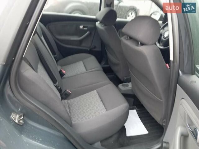 Сірий Сеат Cordoba, об'ємом двигуна 1.4 л та пробігом 169 тис. км за 4200 $, фото 12 на Automoto.ua