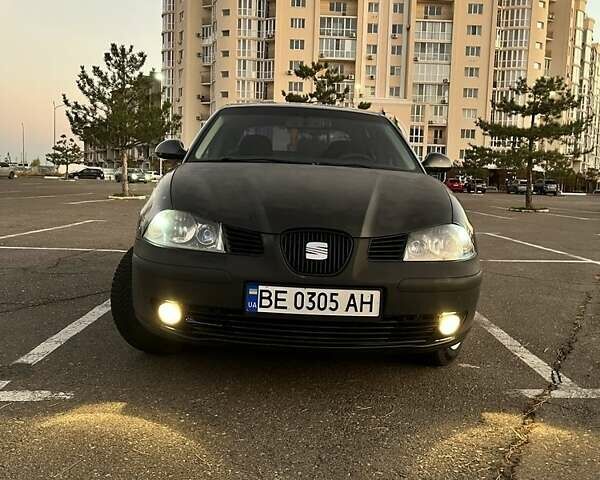 Серый Сеат Кордоба, объемом двигателя 1.4 л и пробегом 210 тыс. км за 2900 $, фото 1 на Automoto.ua