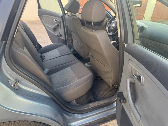 Сірий Сеат Cordoba, об'ємом двигуна 1.4 л та пробігом 270 тис. км за 2750 $, фото 16 на Automoto.ua