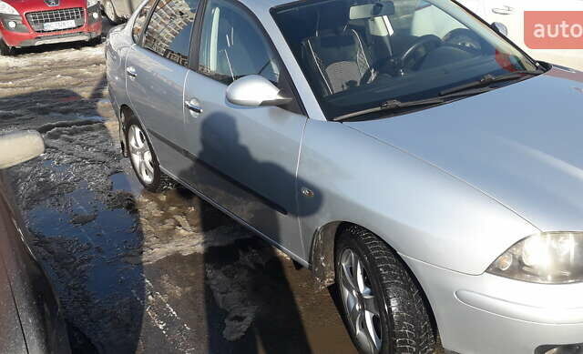 Сірий Сеат Cordoba, об'ємом двигуна 2 л та пробігом 256 тис. км за 4600 $, фото 12 на Automoto.ua