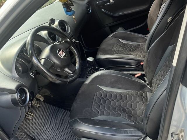 Сірий Сеат Cordoba, об'ємом двигуна 1.98 л та пробігом 220 тис. км за 3600 $, фото 6 на Automoto.ua