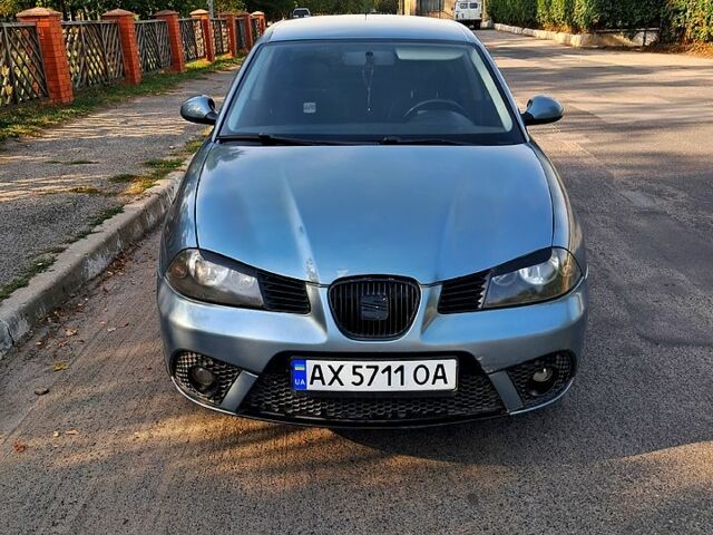 Серый Сеат Кордоба, объемом двигателя 2 л и пробегом 280 тыс. км за 4800 $, фото 1 на Automoto.ua