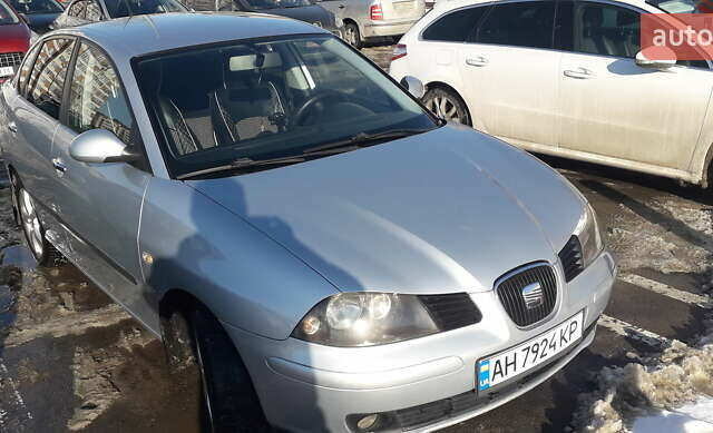 Сірий Сеат Cordoba, об'ємом двигуна 2 л та пробігом 256 тис. км за 4600 $, фото 2 на Automoto.ua