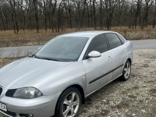 Сірий Сеат Cordoba, об'ємом двигуна 1.98 л та пробігом 220 тис. км за 3600 $, фото 2 на Automoto.ua