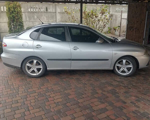 Серый Сеат Кордоба, объемом двигателя 1.98 л и пробегом 253 тыс. км за 5800 $, фото 3 на Automoto.ua