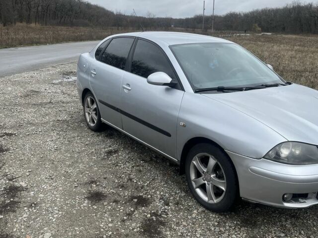 Сірий Сеат Cordoba, об'ємом двигуна 1.98 л та пробігом 220 тис. км за 3600 $, фото 1 на Automoto.ua