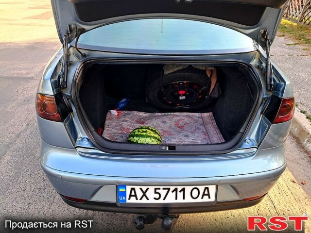 Серый Сеат Кордоба, объемом двигателя 2 л и пробегом 280 тыс. км за 4800 $, фото 3 на Automoto.ua