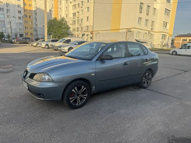Сірий Сеат Cordoba, об'ємом двигуна 1.4 л та пробігом 270 тис. км за 2750 $, фото 1 на Automoto.ua