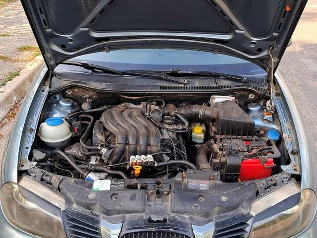 Серый Сеат Кордоба, объемом двигателя 2 л и пробегом 280 тыс. км за 4800 $, фото 6 на Automoto.ua