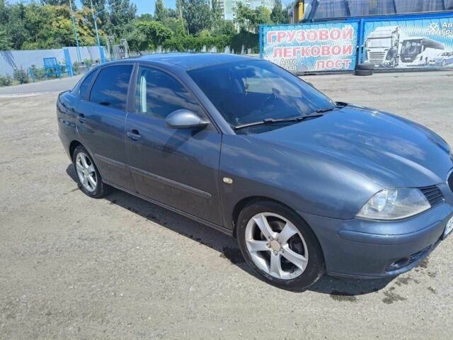 Сірий Сеат Cordoba, об'ємом двигуна 2 л та пробігом 280 тис. км за 3900 $, фото 5 на Automoto.ua