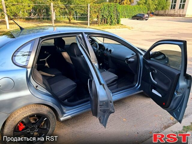 Серый Сеат Кордоба, объемом двигателя 2 л и пробегом 280 тыс. км за 4800 $, фото 4 на Automoto.ua