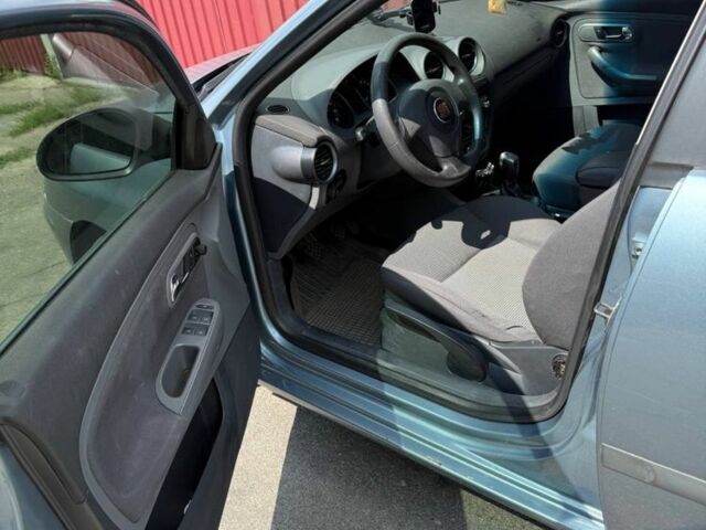 Сірий Сеат Cordoba, об'ємом двигуна 1.4 л та пробігом 2 тис. км за 2329 $, фото 6 на Automoto.ua