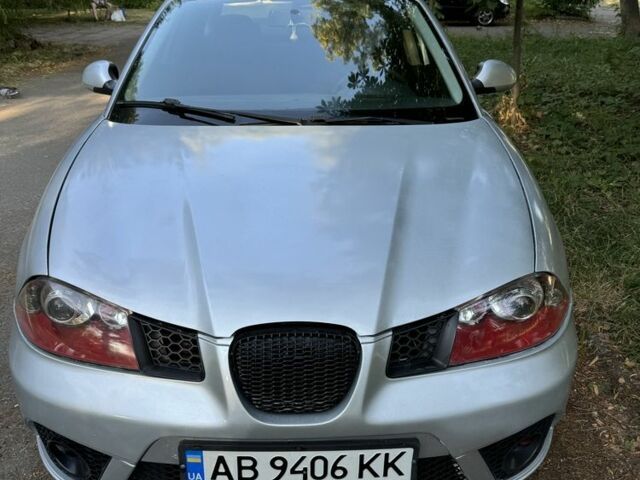 Сірий Сеат Cordoba, об'ємом двигуна 2 л та пробігом 304 тис. км за 4200 $, фото 2 на Automoto.ua