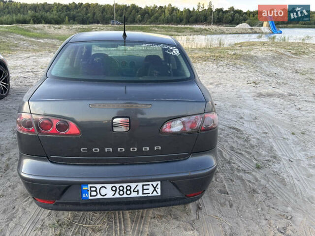 Сірий Сеат Cordoba, об'ємом двигуна 1.98 л та пробігом 317 тис. км за 1999 $, фото 2 на Automoto.ua