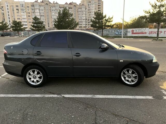 Сірий Сеат Cordoba, об'ємом двигуна 1.4 л та пробігом 210 тис. км за 2900 $, фото 1 на Automoto.ua