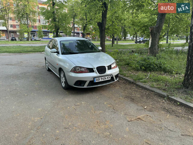 Серый Сеат Кордоба, объемом двигателя 1.98 л и пробегом 304 тыс. км за 3900 $, фото 3 на Automoto.ua