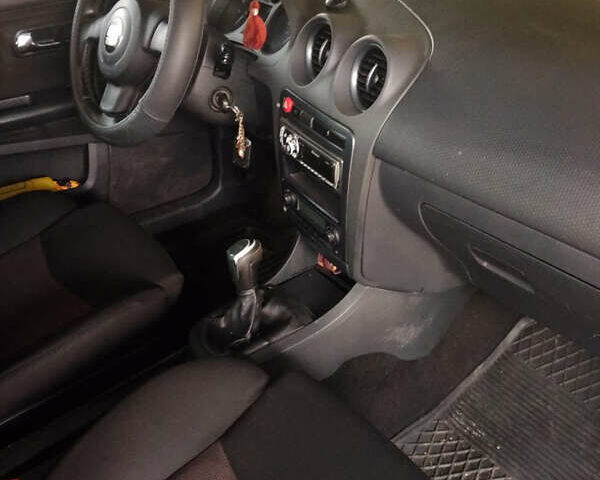 Серый Сеат Кордоба, объемом двигателя 1.98 л и пробегом 253 тыс. км за 5800 $, фото 4 на Automoto.ua