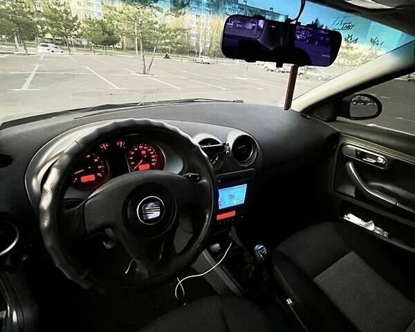 Серый Сеат Кордоба, объемом двигателя 1.4 л и пробегом 210 тыс. км за 2900 $, фото 5 на Automoto.ua