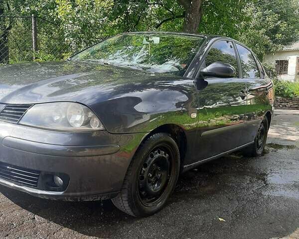 Серый Сеат Кордоба, объемом двигателя 1.98 л и пробегом 219 тыс. км за 3700 $, фото 1 на Automoto.ua