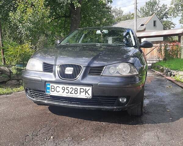 Серый Сеат Кордоба, объемом двигателя 1.98 л и пробегом 219 тыс. км за 3700 $, фото 2 на Automoto.ua