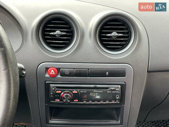 Серый Сеат Кордоба, объемом двигателя 1.98 л и пробегом 268 тыс. км за 4290 $, фото 21 на Automoto.ua