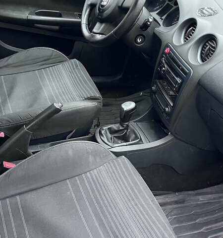 Сірий Сеат Cordoba, об'ємом двигуна 1.98 л та пробігом 205 тис. км за 3500 $, фото 5 на Automoto.ua