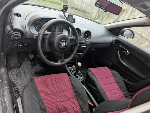 Серый Сеат Кордоба, объемом двигателя 2 л и пробегом 480 тыс. км за 2200 $, фото 1 на Automoto.ua