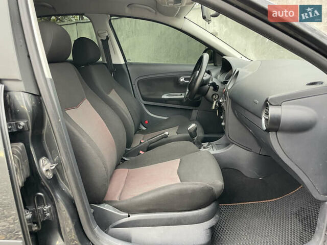 Серый Сеат Кордоба, объемом двигателя 1.98 л и пробегом 268 тыс. км за 4290 $, фото 12 на Automoto.ua