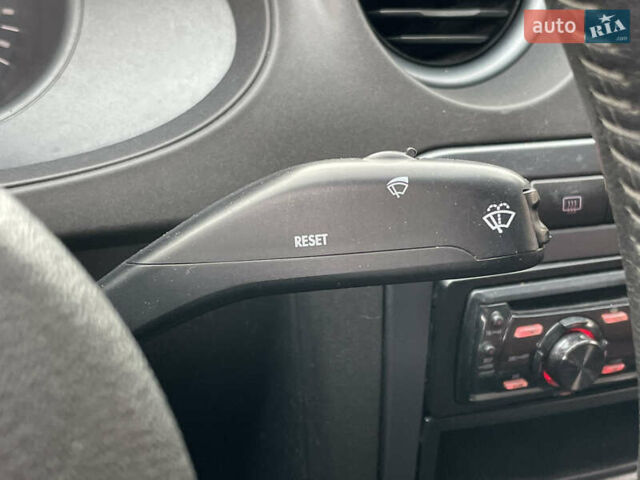 Серый Сеат Кордоба, объемом двигателя 1.98 л и пробегом 268 тыс. км за 4290 $, фото 17 на Automoto.ua