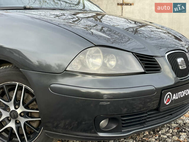 Серый Сеат Кордоба, объемом двигателя 1.98 л и пробегом 268 тыс. км за 4290 $, фото 2 на Automoto.ua