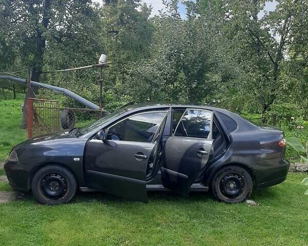 Серый Сеат Кордоба, объемом двигателя 1.98 л и пробегом 219 тыс. км за 3700 $, фото 12 на Automoto.ua