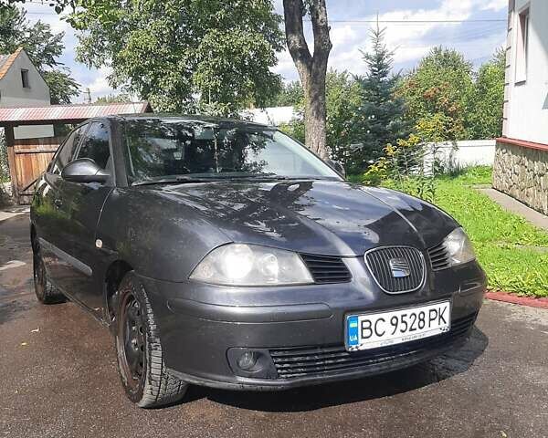 Серый Сеат Кордоба, объемом двигателя 1.98 л и пробегом 219 тыс. км за 3700 $, фото 3 на Automoto.ua