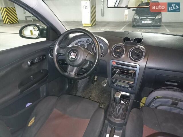 Серый Сеат Кордоба, объемом двигателя 1.98 л и пробегом 273 тыс. км за 4200 $, фото 5 на Automoto.ua