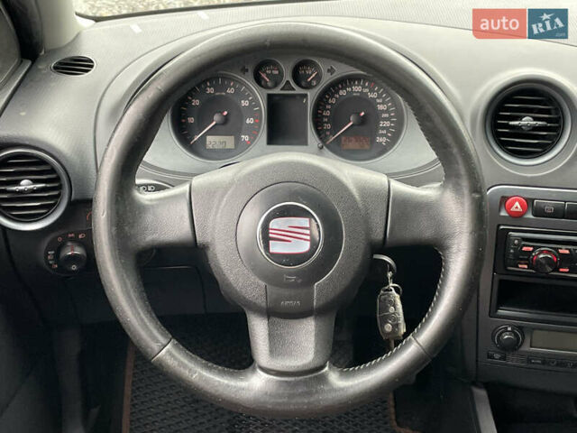 Серый Сеат Кордоба, объемом двигателя 1.98 л и пробегом 268 тыс. км за 4290 $, фото 14 на Automoto.ua