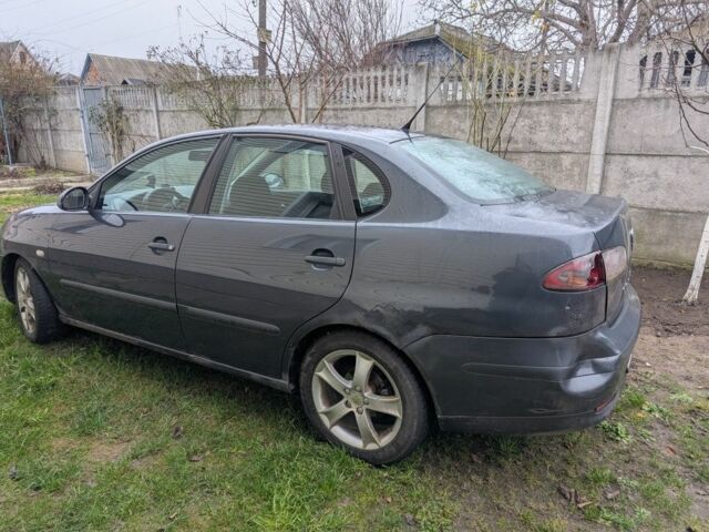 Серый Сеат Кордоба, объемом двигателя 2 л и пробегом 480 тыс. км за 2200 $, фото 2 на Automoto.ua