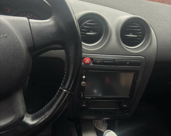 Серый Сеат Кордоба, объемом двигателя 1.98 л и пробегом 181 тыс. км за 4100 $, фото 2 на Automoto.ua