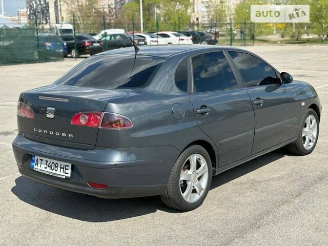 Сірий Сеат Cordoba, об'ємом двигуна 1.98 л та пробігом 250 тис. км за 5299 $, фото 4 на Automoto.ua