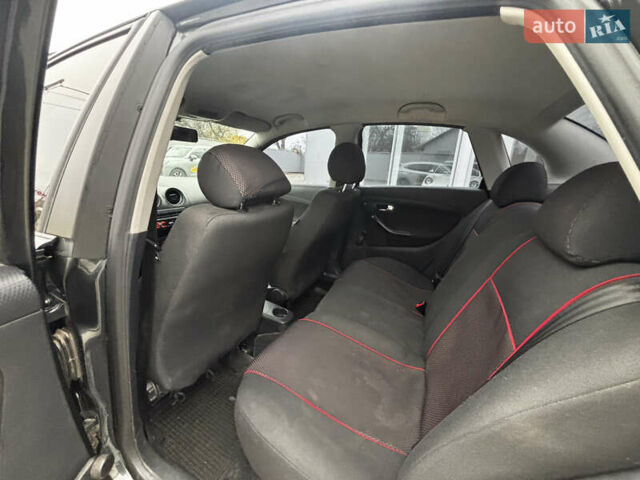 Серый Сеат Кордоба, объемом двигателя 2 л и пробегом 289 тыс. км за 4999 $, фото 15 на Automoto.ua