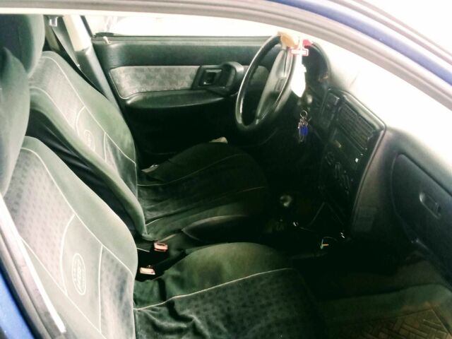 Синій Сеат Cordoba, об'ємом двигуна 1.4 л та пробігом 311 тис. км за 1700 $, фото 2 на Automoto.ua