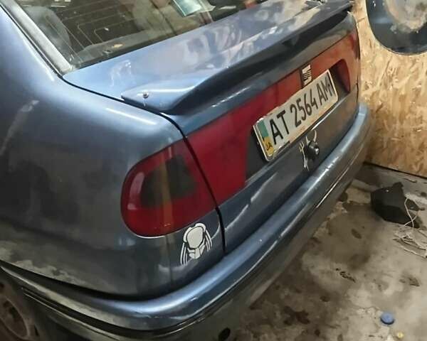 Синий Сеат Кордоба, объемом двигателя 1.8 л и пробегом 300 тыс. км за 1150 $, фото 7 на Automoto.ua